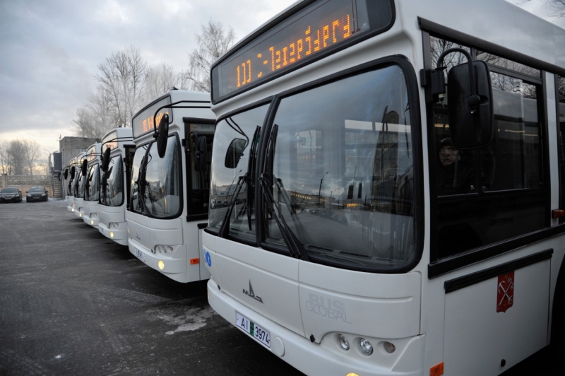 Маршрут автобуса № 8 изменили из-за разлива воды на улице Седова