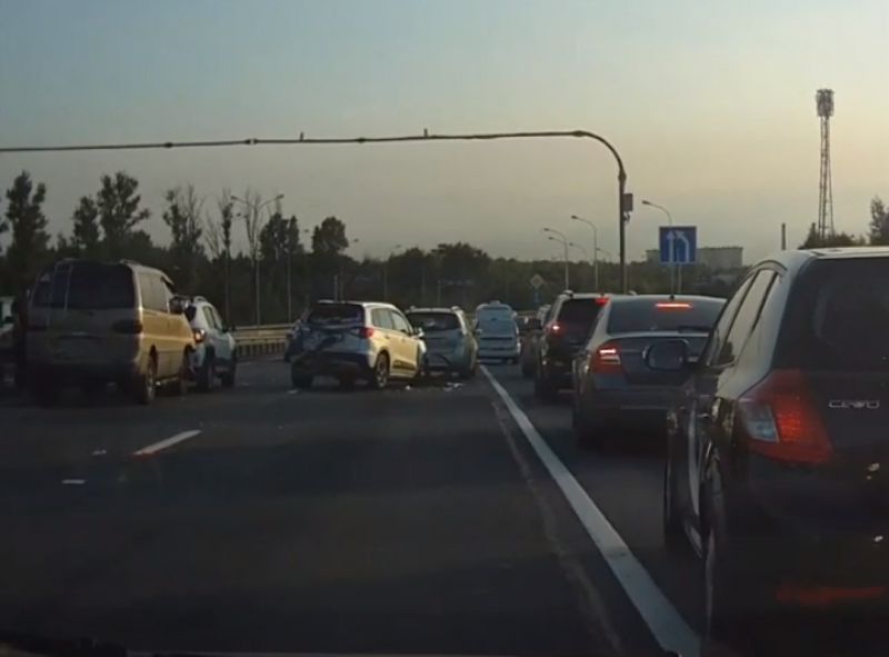 Массовая авария произошла на участке КАД