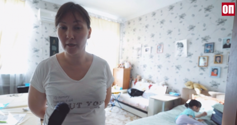 Мать ребенка с ДЦП боится, что их выселят из квартиры на Новгородской