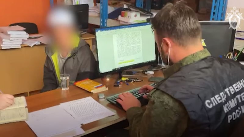 «Мне было интересно»: появилось видео допроса педофила, заманившего девочку к себе домой