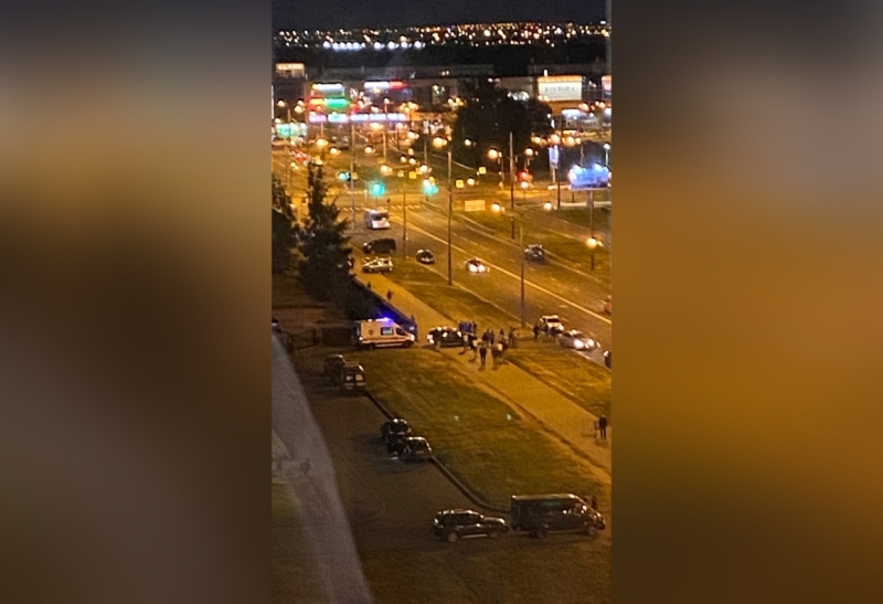 Мужчину на самокате сбили в Рыбацком