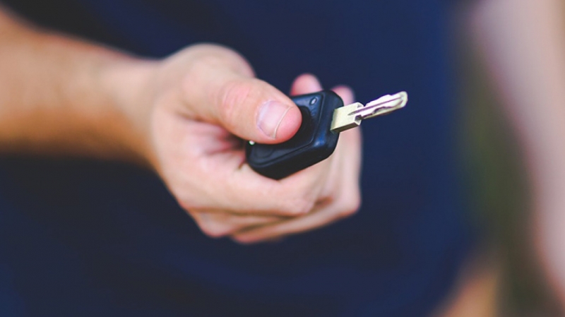 На инженера из Петербурга завели дело за вранье об угоне иномарки