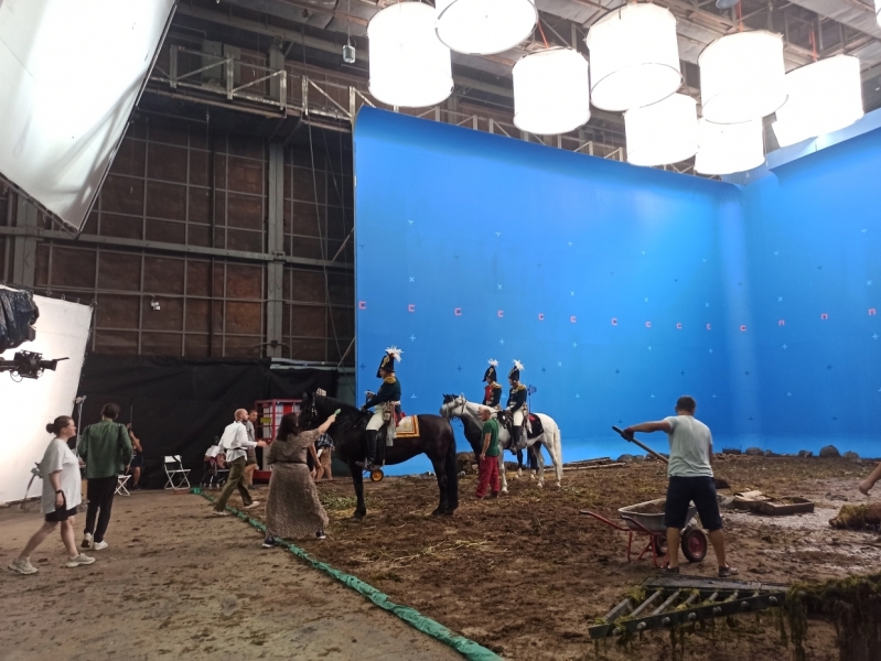 «На улице +35, а тут ноябрь по сюжету»: Домогаров и другие актеры «показали» наводнение 1824 года