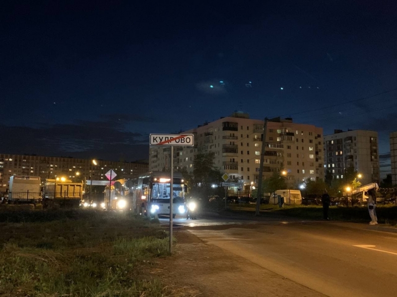 Нарушение в работе светофора спровоцировало огромную пробку на въезде в Кудрово