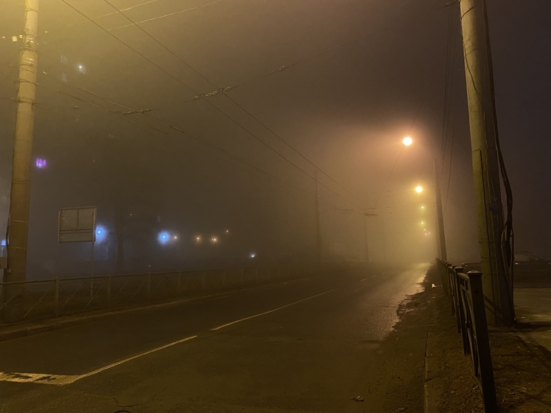 Ночной Петербург окутал густой туман