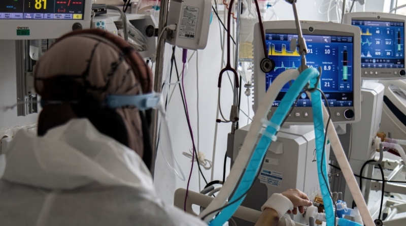 Новая мутация проникла в Европу: названы симптомы лямбда-штамма ковида