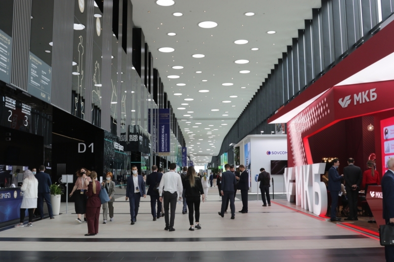 «Нулевой» день ПМЭФ-2021 в фотографиях: как это было