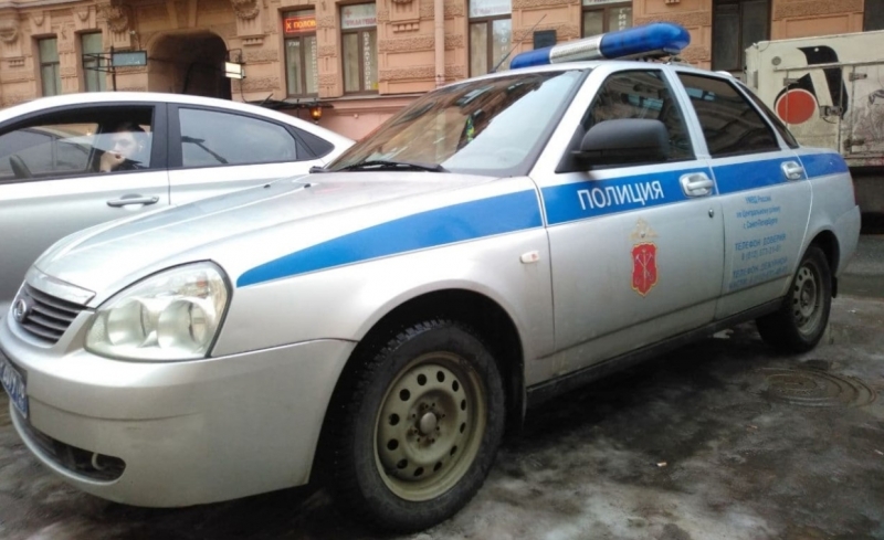 Одну изнасиловал, другой домогался: петербуржец необычно проводил время с дочерями сожительницы