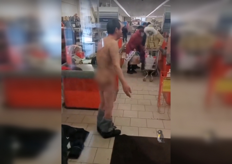 Оголившегося в магазине Петербурга мужчину забрали в отделение полиции