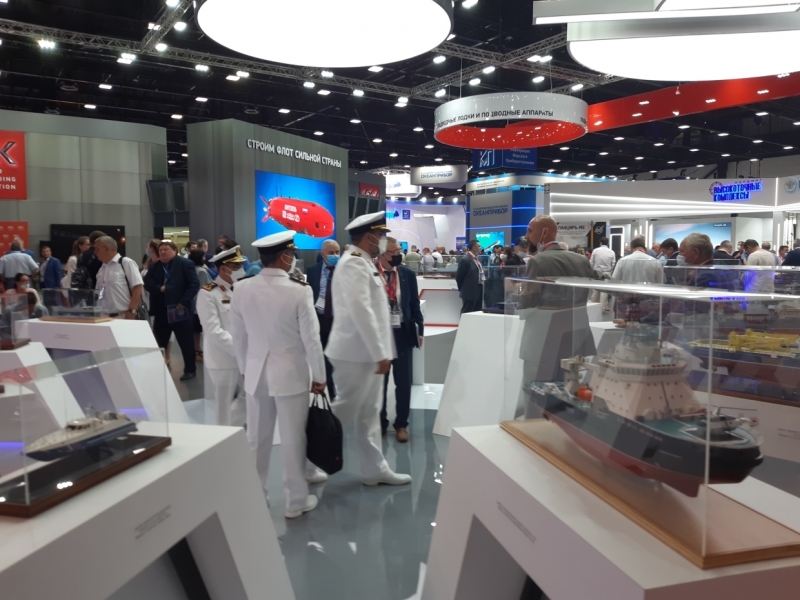 «Перспективы только у Шарика»: Военно-морской салон обнажил противоречия между российской оборонкой и госзаказчиком