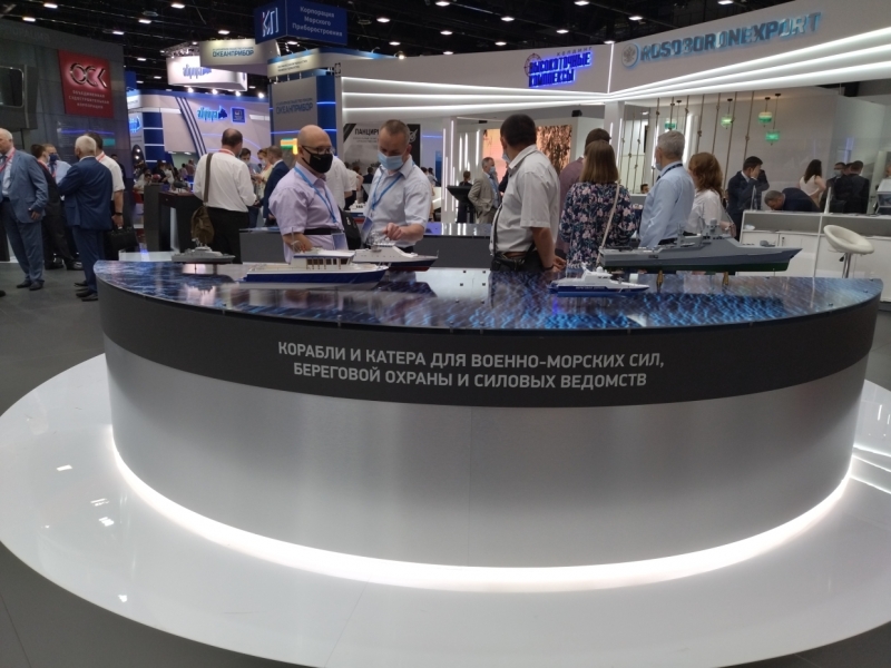 «Перспективы только у Шарика»: Военно-морской салон обнажил противоречия между российской оборонкой и госзаказчиком