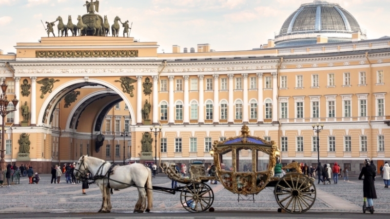 Петербург попал в топ популярных направлений среди путешественников