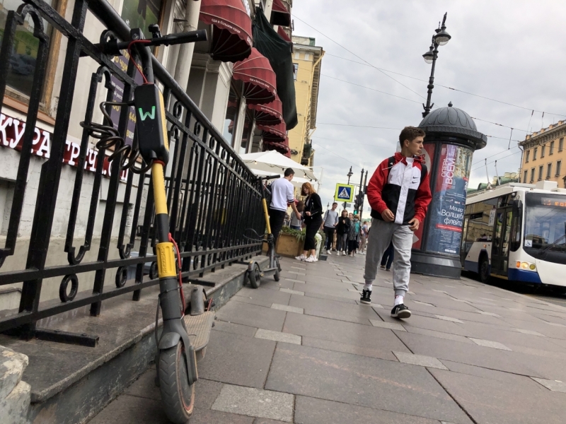 Петербургских электросамокатчиков могут начать штрафовать до 15 тысяч