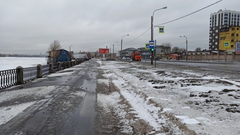 Петербуржцам объяснили, почему не стоит переживать из-за «затопленных» улиц