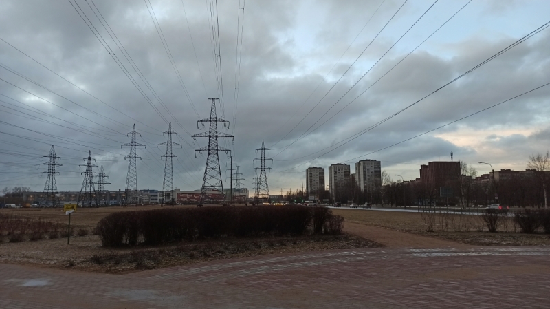 Петербуржцы пожаловались на отключение электричества в четырех районах города