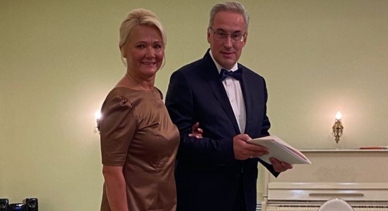 Полноправная хозяйка: особняк в Крыму стал собственностью новой жены Норкина