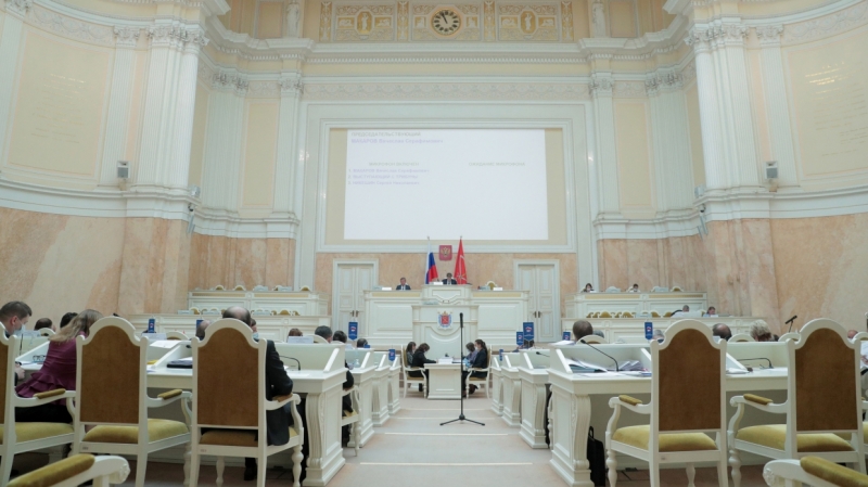 Потребность комитетов Петербурга приблизила расходы бюджета в 2022 году к триллиону рублей
