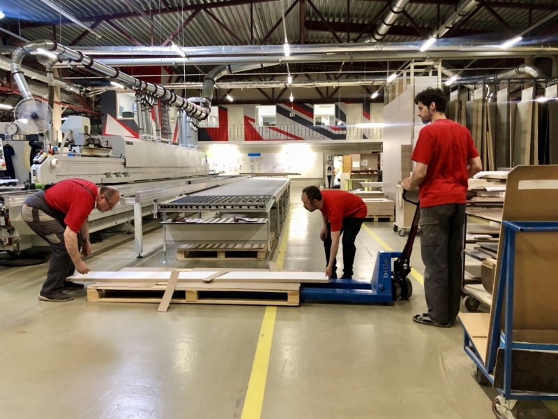 Предприниматель назвал способ поддержки мебельщиков строителями