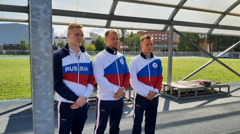 Представители Смольного пожелали побед воспитанникам знаменитой спортшколы