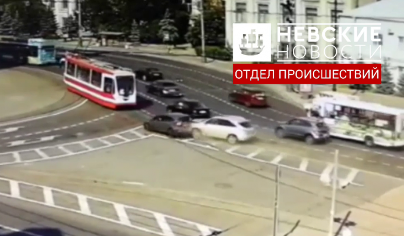 «Просто уснул»: иномарка устроила ДТП у Московских ворот