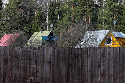 Россиян предупредили о штрафах за заборы на дачах