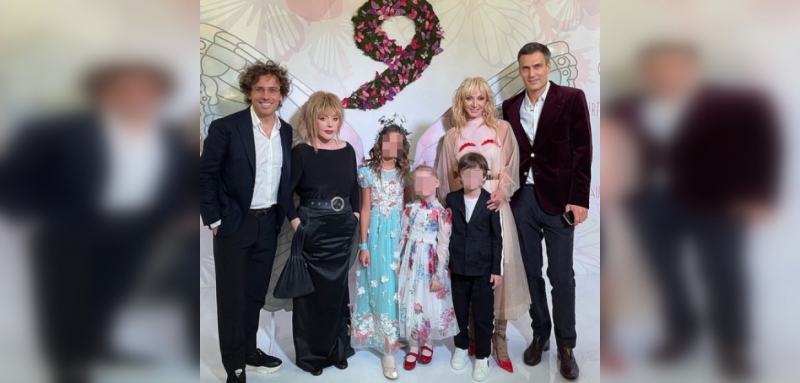 Россиян восхитил образ помолодевшей Пугачевой на дне рождения внучки