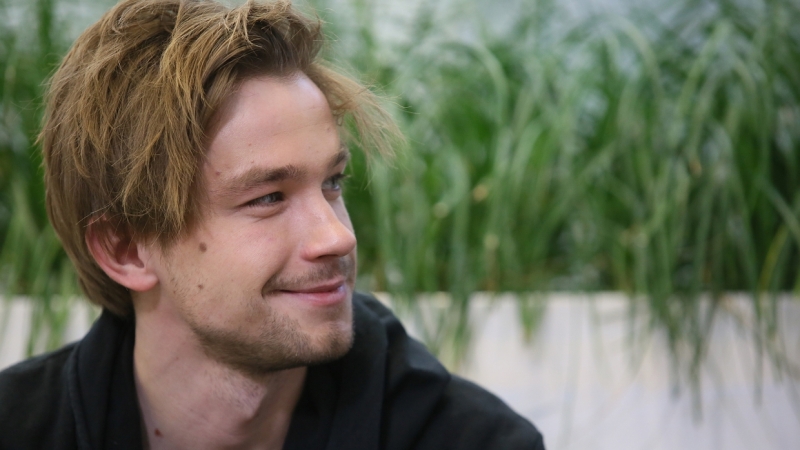 Россияне не признали в актере Петрове поэта Есенина