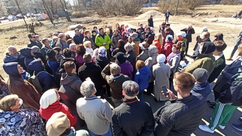 «Само не решится»: десятки жителей Купчино провели народный сход против застройки