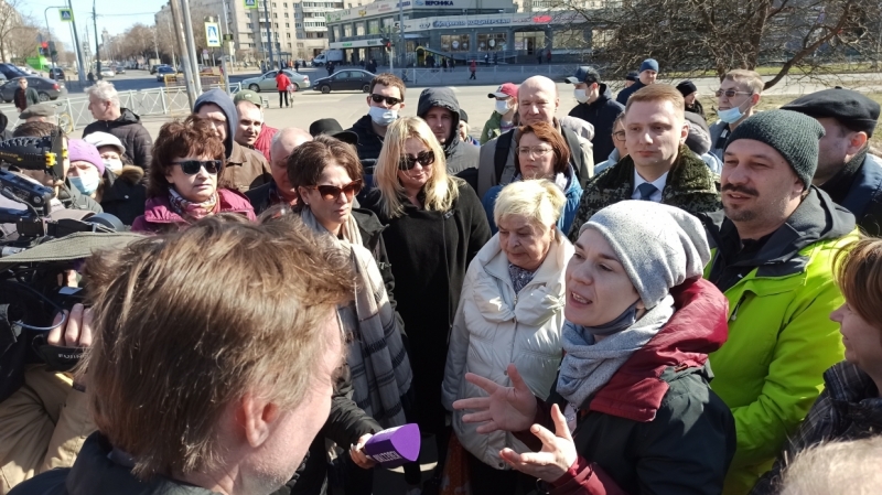 «Само не решится»: десятки жителей Купчино провели народный сход против застройки