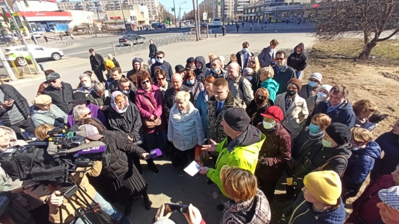 «Само не решится»: десятки жителей Купчино провели народный сход против застройки