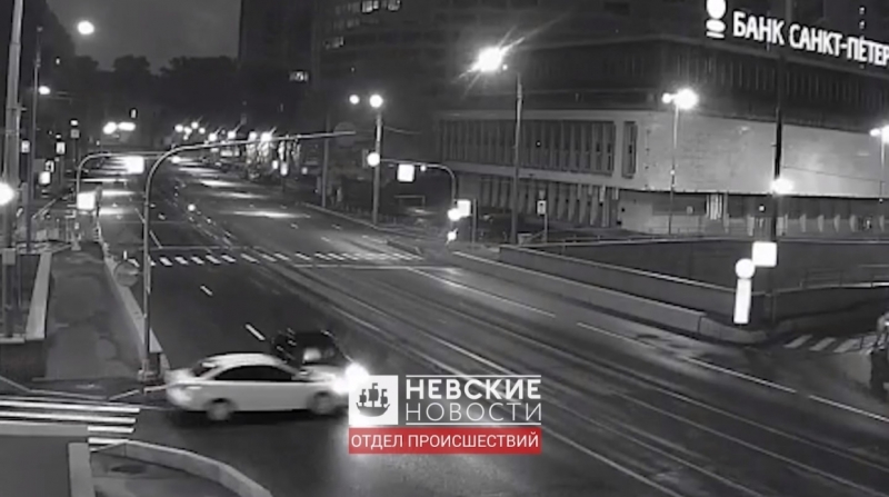 Серьезное ДТП на Сампсониевском мосту засняли камеры видеонаблюдения