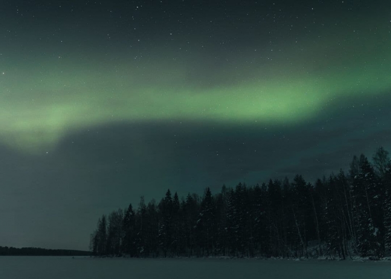 Северное сияние над Ладожским озером удалось заснять фотографу