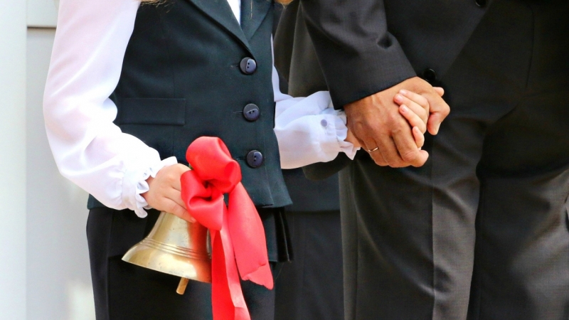 Школьные линейки в Петербурге пройдут с ковид-ограничениями