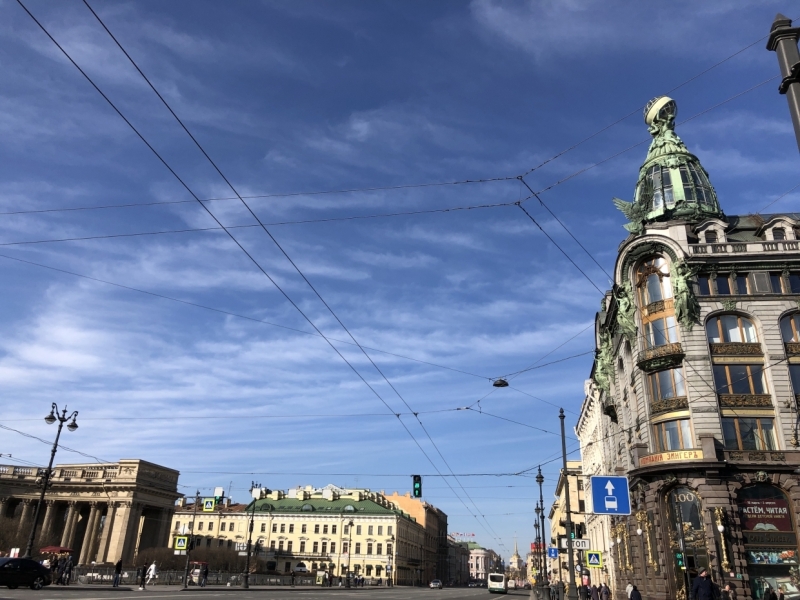 Скорое похолодание не позволит петербуржцам расстаться с зимними куртками