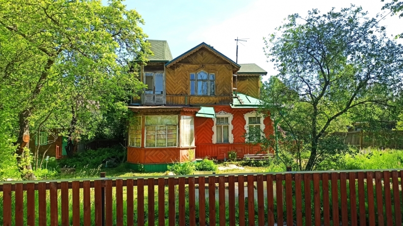 Средняя цена дома под Петербургом превысила 10 млн рублей