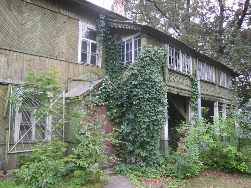 Суд Петербурга обязал руководство СПб ГУП восстановить дачу в «Озерках»