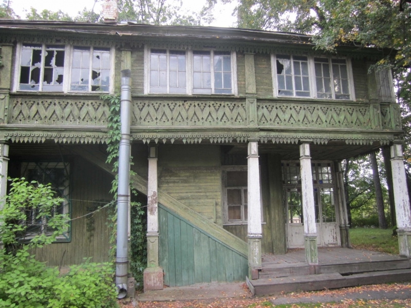 Суд Петербурга обязал руководство СПб ГУП восстановить дачу в «Озерках»