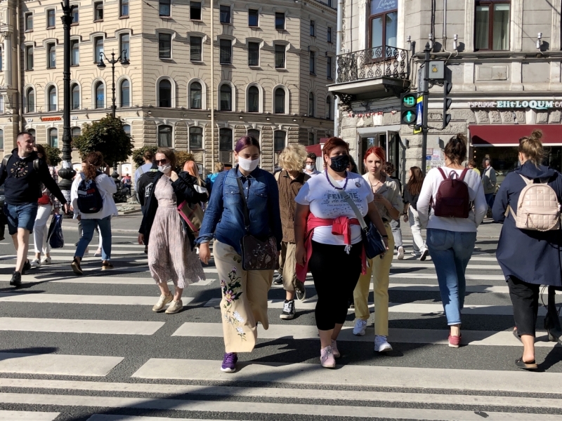 «Там уже непредсказуемые эффекты»: врач-иммунолог назвал точный срок и условия ношения многоразовой службы