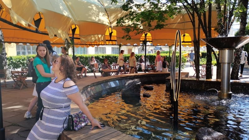 «Тазик вместо фонтана»: петербуржцы оценили общественное пространство «Двор Гостинки»