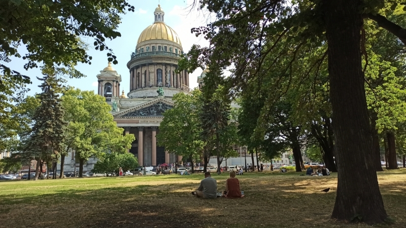 Тепло и без дождей: петербуржцы смогут забыть о зонтах 30 августа