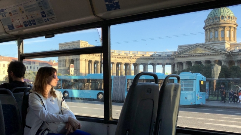 Троллейбусам в центре Петербурга пришлось изменить маршруты из-за незаконной акции