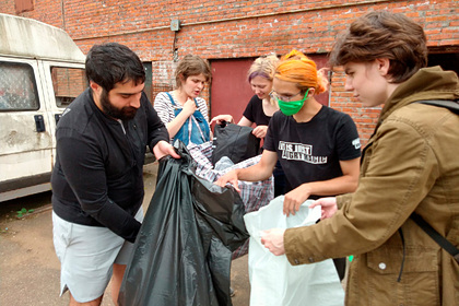 В Москве заработало такси для мусора