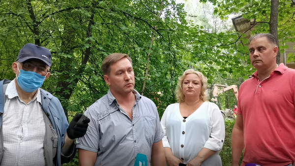 В Петербурге убрались у памятника деревянной архитектуры «Дача Лесснера»