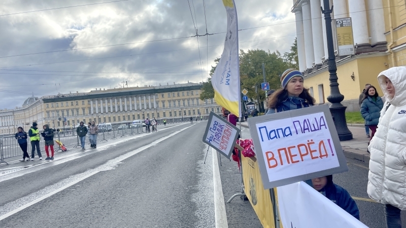 Велосипедисты проверили свои силы в первой в Петербурге велогонке La Stada