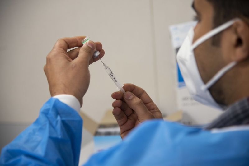 «Вероятность была, есть и остается»: нагрянет ли новый штамм ковида в Петербург