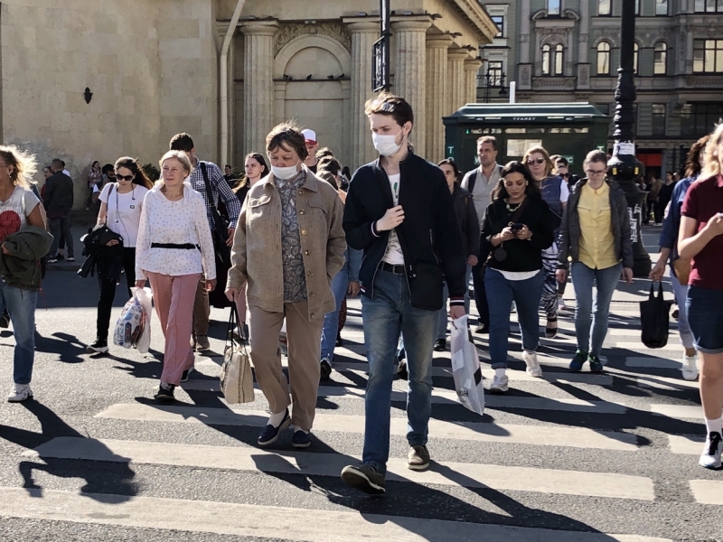 «Вероятность была, есть и остается»: нагрянет ли новый штамм ковида в Петербург