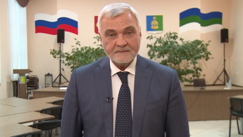 Владимир Уйба сделает региональными дороги, по которым проходят школьные маршруты