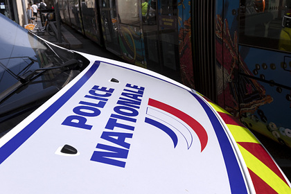 Власти Парижа отгородились от наркоманов кирпичной стеной