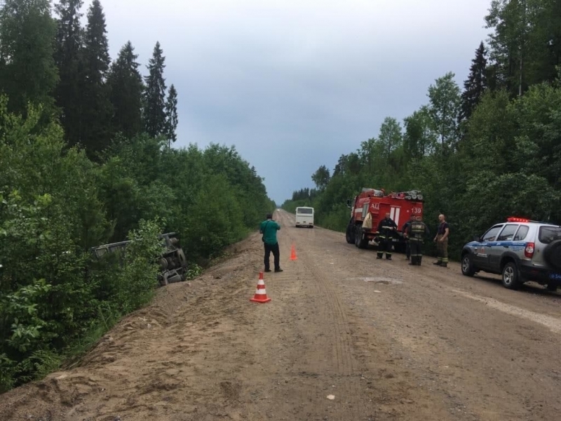 Восемь штрафов числилось за экскурсионным автобусом до ДТП в Ленобласти