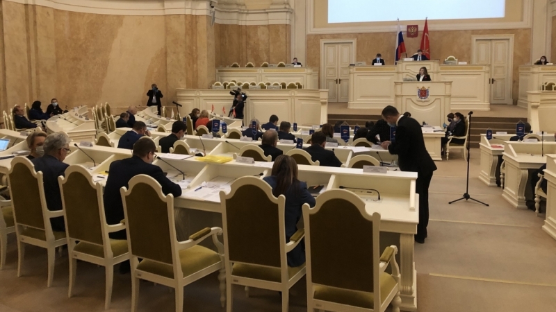 Возможность трехдневного голосования в Петербурге не получила единогласной поддержки депутатов